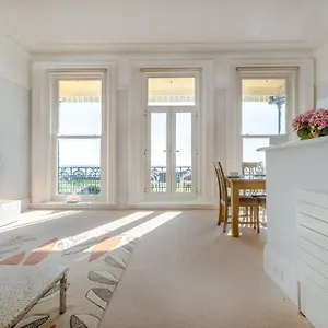 Spectacular Sea Views! Stylish Apt With Balcony Apartment