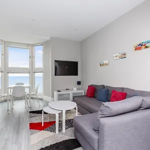 Beautiful Sea View Kingsize Bed Central One Bedroom Holiday Flat Apartment