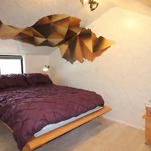 Fantastic Waterside In Marina Apartment