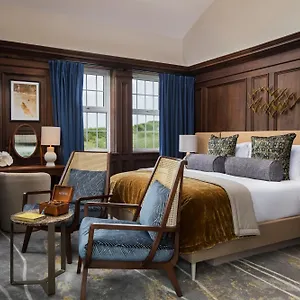 The White Horses By Everly Collection Hotel